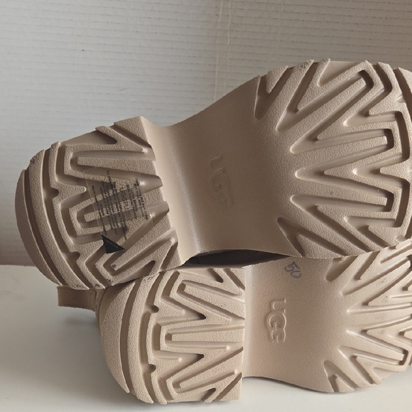 UGG CLASSIC ULTRA MINI HEIGHTS HICKORY PLATFORM BOOTS SIZE 10 - Picture 5 of 5